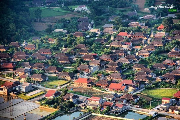 Lên với mảnh đất đa sắc màu - Anh 1