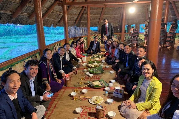 Sức hút của thôn Dỗi - Anh 1