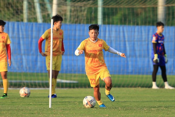 Tuyển nữ Việt Nam hội quân trở lại, chuẩn bị cho vòng loại Olympic 2024 - Anh 1