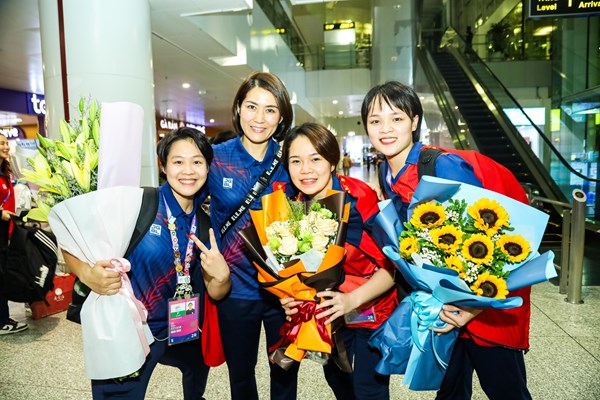 Đoàn Thể thao Việt Nam về nước sau hành trình tại Asian Games 19 - Anh 2