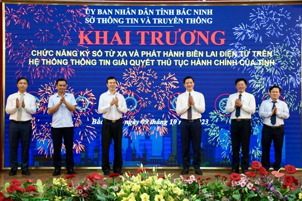 Bắc Ninh: Tiếp nhận hơn 2.000 phản ánh, kiến nghị trên thiết bị di động - Anh 1