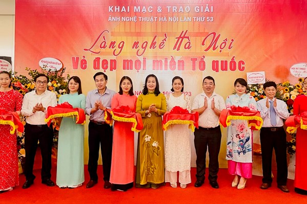 Khai mạc triển lãm và trao giải ảnh nghệ thuật Hà Nội lần thứ 53 - Anh 1
