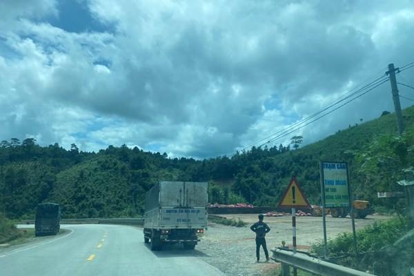 Trạm cân tồn tại không phép, Kon Tum kiên quyết tháo dỡ - Anh 1