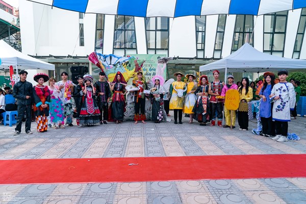 “Ngày hội văn hóa các dân tộc Việt Nam” tại Đại học Văn hoá Hà Nội - Anh 4