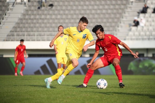 U18 Việt Nam thi đấu ấn tượng trước Ukraine - Anh 1