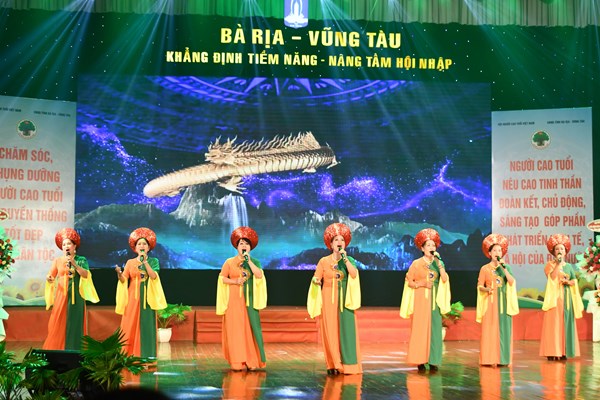 Liên hoan tiếng hát Người cao tuổi toàn quốc năm 2023: Cần được tuyên truyền sâu rộng - Anh 2