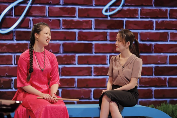 Trạm yêu thương tháng 10: Hành trình đến với tiếng đàn của cô gái 10X khiếm thị - Anh 1