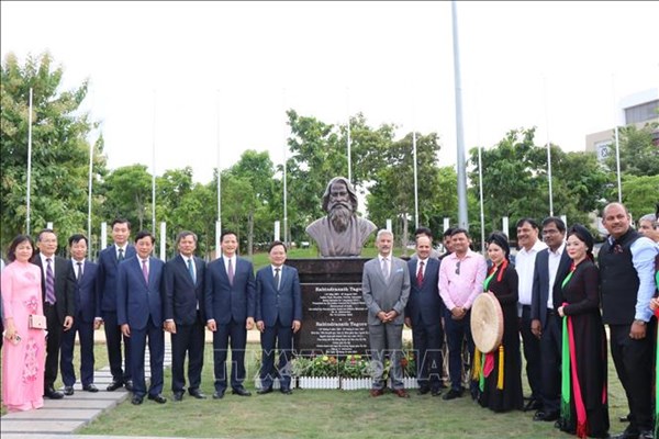 Khánh thành tượng danh nhân RabinDranath Tagore tại Bắc Ninh - Anh 1