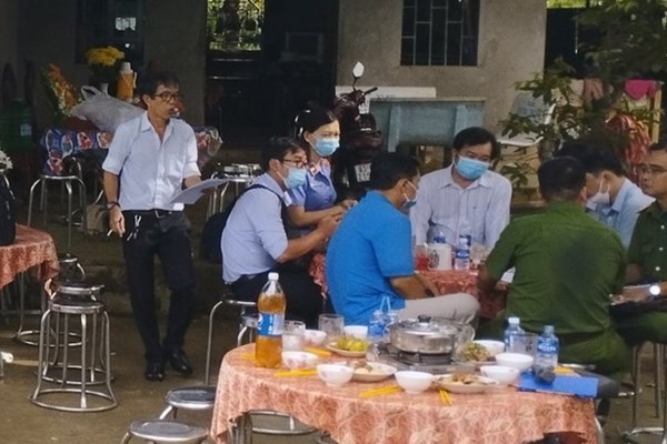 Xác minh thông tin và xử lý vụ nghi ngờ ngộ độc sữa khiến hai người tử vong - Anh 1