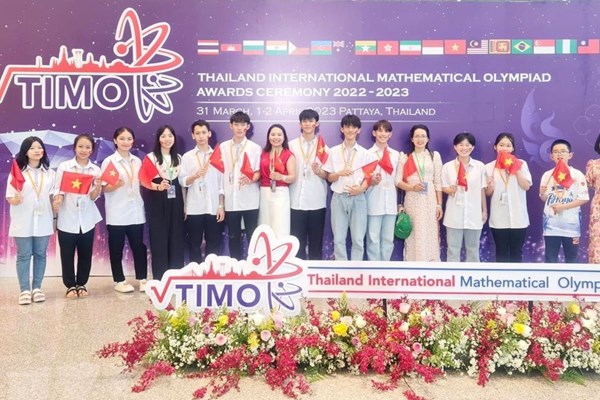 Kỳ tích nữ sinh dân tộc Đan Lai đầu tiên đoạt giải quốc tế - Anh 2