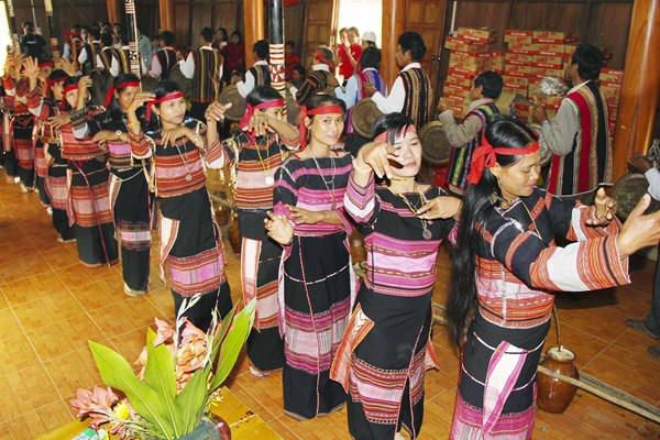 Xây dựng sản phẩm du lịch vùng đồng bào DTTS và miền núi Bình Định - Anh 2