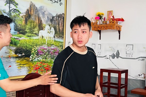 Vụ 2 tàu câu mực của Quảng Nam bị chìm ở vùng biển Trường Sa: Chờ đợi một phép màu... - Anh 2
