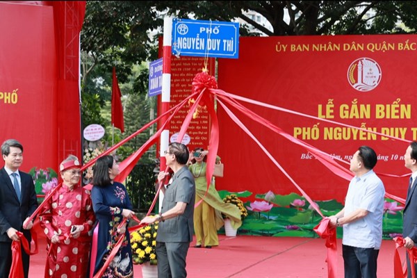 Hà Nội gắn biển tên Phố Lưu Cơ - Anh 8