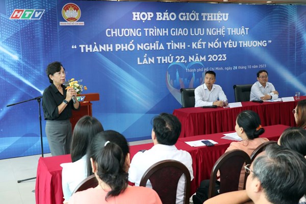 Chương trình nghệ thuật chăm lo cho người nghèo - Anh 1