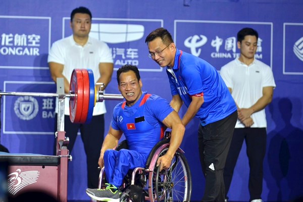 Không lùi bước trước khó khăn - Anh 1