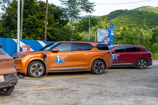 Xuyên Việt gần 4.000 km, chủ xe điện đánh giá chi phí nhiên liệu “quá rẻ” - Anh 8