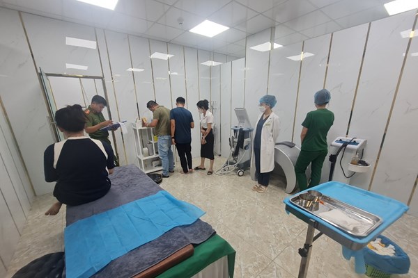 Đà Nẵng: Khó kiểm soát vi phạm trong các cơ sở dịch vụ thẩm mỹ - Anh 1