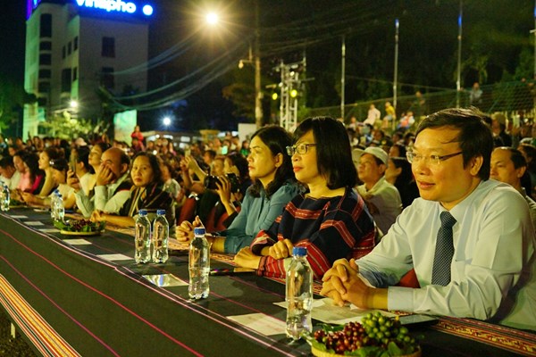 Đặc sắc chương trình nghệ thuật thời trang thổ cẩm “Gia Lai ơi” - Anh 1