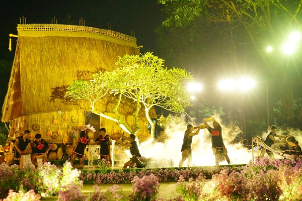Đặc sắc chương trình nghệ thuật thời trang thổ cẩm “Gia Lai ơi” - Anh 5