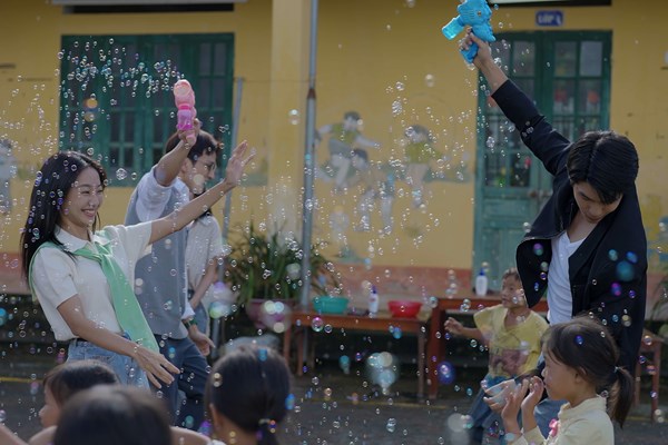 “Chúng ta của 8 năm sau”: Phim về hành trình dám yêu, dám sống của những người trẻ - Anh 1