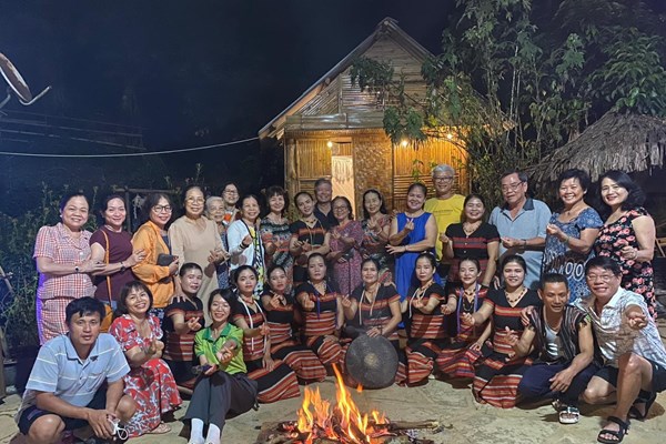 Trải nghiệm văn hóa Pa Cô ở làng​​​​​​​ A Nôr - Anh 2