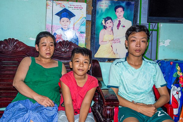 Chờ cha 60 ngày​​​​​​​ và mãi mãi... - Anh 1
