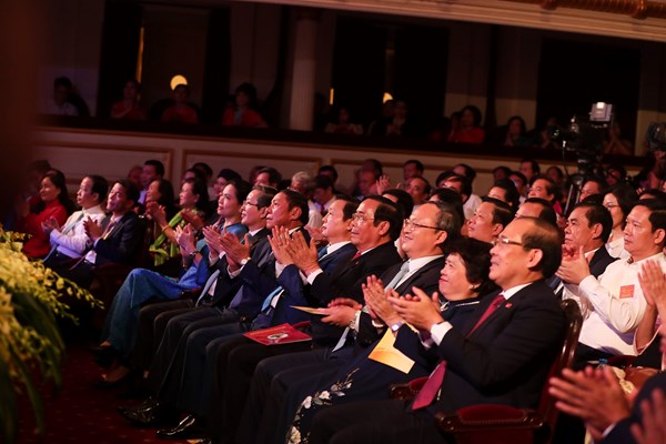 Liên hoan Tiếng hát Người cao tuổi toàn quốc 2023: Khẳng định người cao tuổi là vốn quý của dân tộc - Anh 1