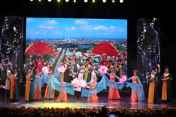 Liên hoan Tiếng hát Người cao tuổi toàn quốc 2023: Bồi đắp những giá trị văn hóa truyền thống - Anh 3