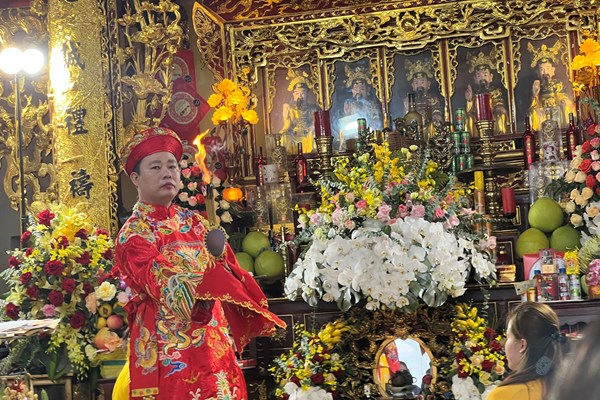 Cần những đào tạo chuẩn mực trong thực hành di sản Tín ngưỡng thờ Mẫu - Anh 1