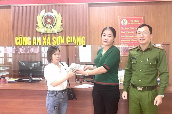 Trả 400 triệu đồng cho người chuyển khoản nhầm - Anh 1