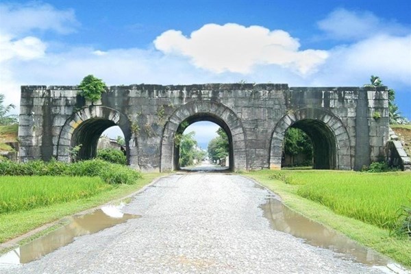 Đổi mới, xây dựng nội dung thuyết minh và đa dạng chương trình du lịch di sản Thành nhà Hồ - Anh 1
