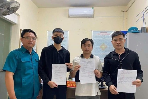 Nhiều thanh niên Quảng Ngãi viết đơn tình nguyện nhập ngũ - Anh 3