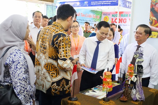 Hơn 300 gian hàng trong nước và quốc tế tham gia Hội chợ, triển lãm tại Cần Thơ - Anh 2