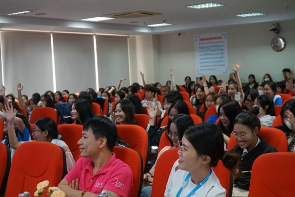 Toạ đàm Giới trẻ làm thiện nguyện: Từ tâm hay “làm màu”? - Anh 2
