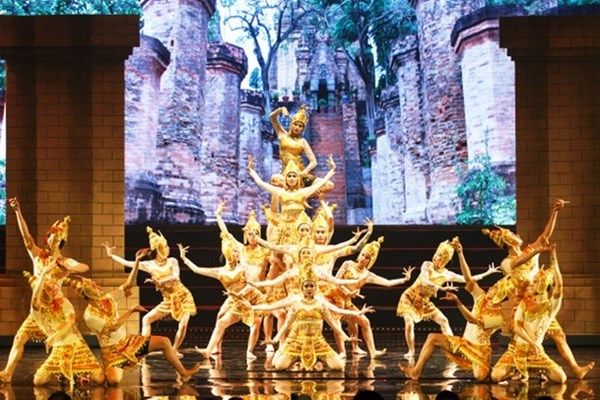 Hội thảo Bảo tồn và phát huy giá trị văn hóa tỉnh Khánh Hòa - Anh 3