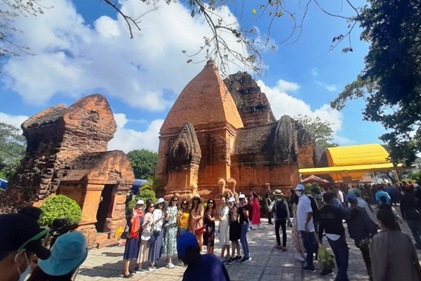 Hội thảo Bảo tồn và phát huy giá trị văn hóa tỉnh Khánh Hòa - Anh 1