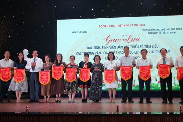 Đêm giao lưu HSSV dân tộc thiểu số tiêu biểu các trường VHTTDL khu vực phía Nam - Anh 2