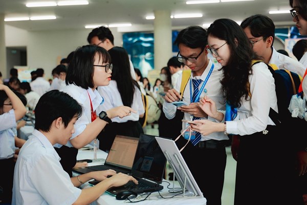 Khai mạc Đại hội đại biểu Hội sinh viên Việt Nam TP.HCM lần thứ VII - Anh 3