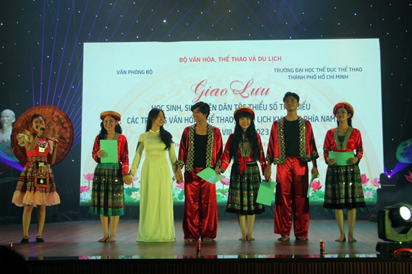 Phát huy vai trò của HSSV dân tộc thiểu số trong tham gia phát triển kinh tế, văn hóa, xã hội: Thúc đẩy cơ hội, khát vọng phát triển - Anh 1