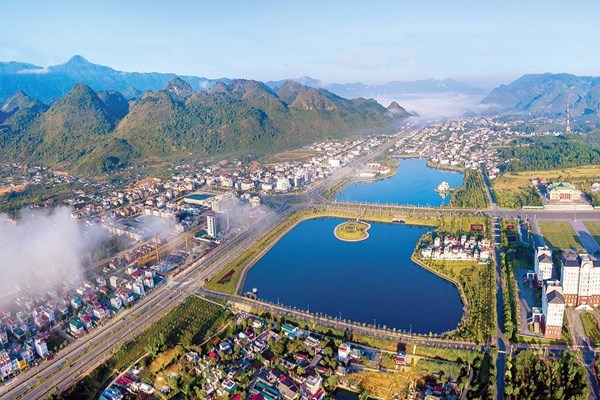 Những “kho báu” đồ sộ của du lịch Lai Châu - Anh 1
