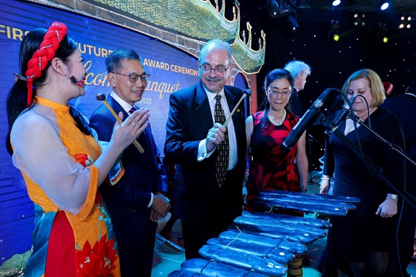 Viện sĩ Viện hàn lâm Kỹ thuật Quốc gia Hoa Kỳ, GS Pisano: “Thế giới có cái nhìn khác về Việt Nam qua Giải thưởng VinFuture” - Anh 2