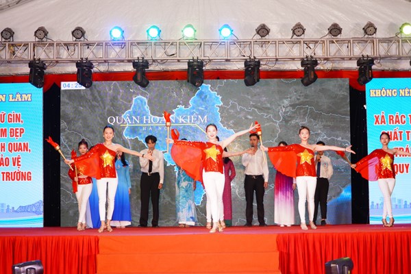 Hai đội đầu tiên vào chung khảo Hội thi Tuyền truyền viên giỏi về quy tắc ứng xử nơi công cộng - Anh 3