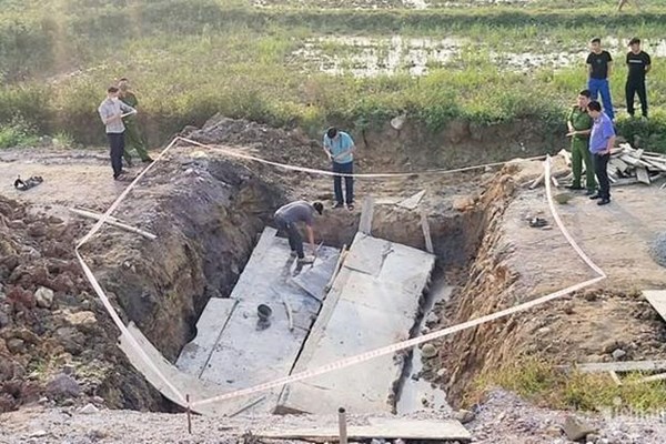 Sập tấm đan khi thi công cao tốc, hai công nhân tử vong - Anh 1