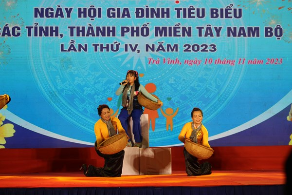 Khai mạc Ngày hội Gia đình tiêu biểu miền Tây Nam Bộ - Anh 4