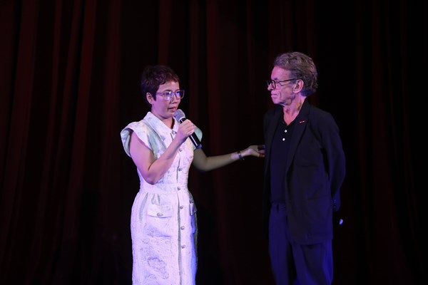 “Viên đá ngũ sắc” chạm trái tim khán giả - Anh 2