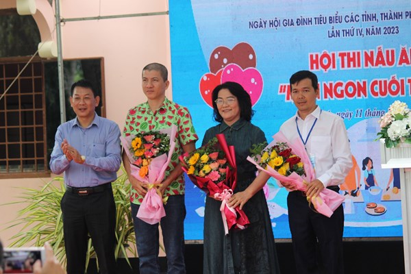 Hấp dẫn các hoạt động tại Ngày hội Gia đình tiêu biểu các tỉnh, thành phố miền Tây Nam Bộ - Anh 1