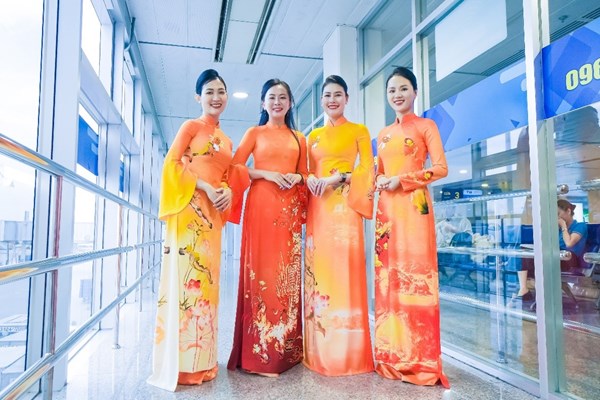 Chuyến bay đặc biệt trình diễn bộ sưu tập của NTK Vũ Thảo Giang - Anh 6