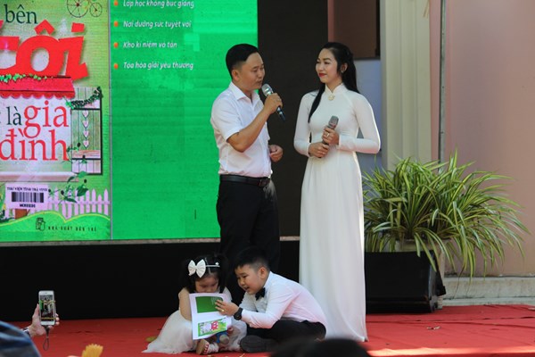 11 gia đình tiêu biểu tham gia Hội thi “Đọc sách cùng con” - Anh 2
