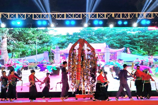 Phiên chợ vùng cao xứ Thanh - Anh 1