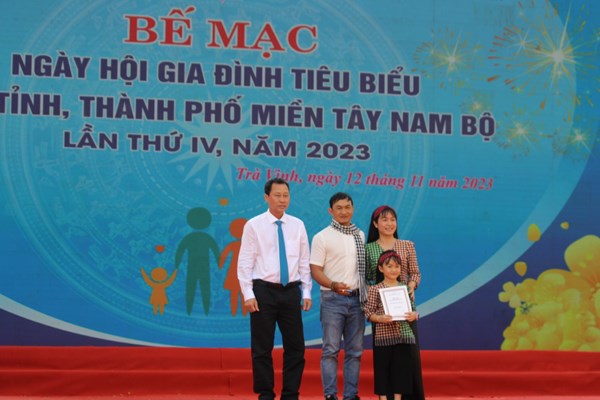 Bế mạc và trao giải Ngày hội Gia đình tiêu biểu miền Tây Nam Bộ - Anh 2